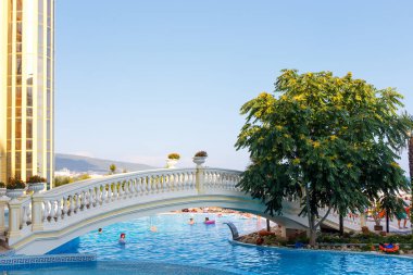spa resort yüzme havuzunda.