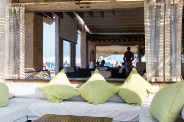 Cafe-Restoran sahilde iç