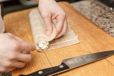 Hazırlanması, haddeleme suşi.
