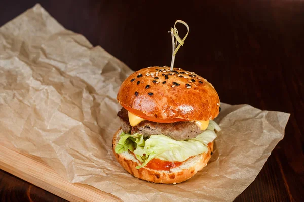 Fresco originale servito piccolo hamburger — Foto Stock