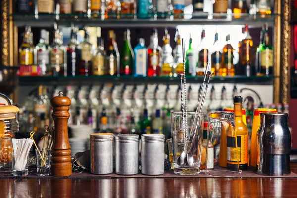 Barman tools op balk — Stockfoto