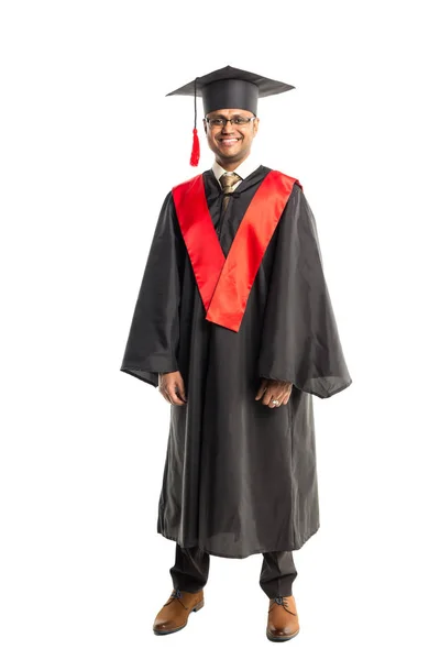 Masculino Africano americano graduado em vestido e boné — Fotografia de Stock