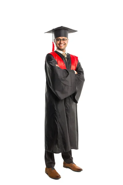 Masculino Africano americano graduado em vestido e boné — Fotografia de Stock