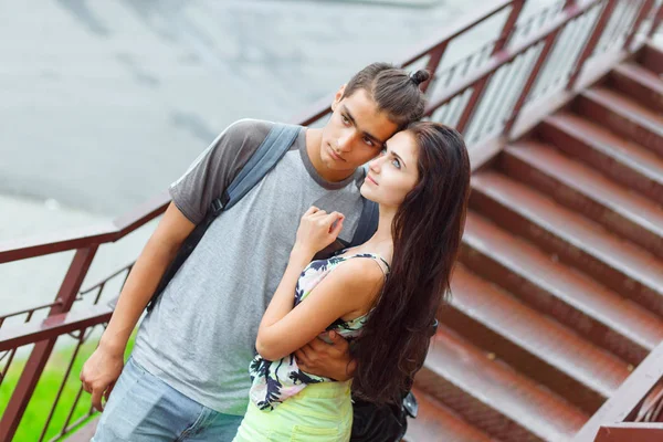 Pareja joven enamorada —  Fotos de Stock