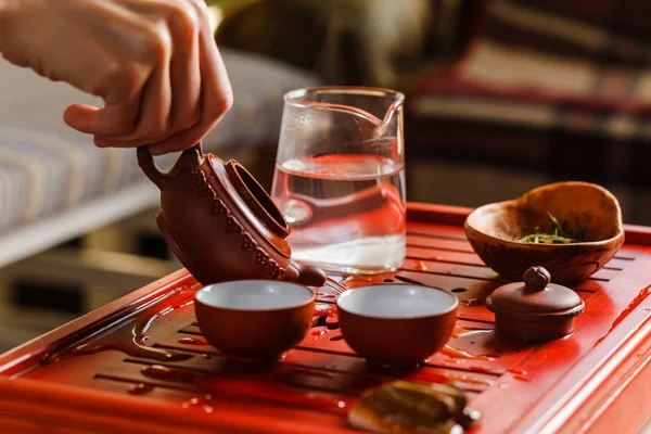 茶道でお茶を醸造プロセス. — ストック写真