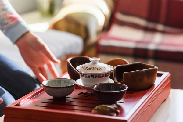 Set van een theepot, drie soorten thee en twee kommen — Stockfoto