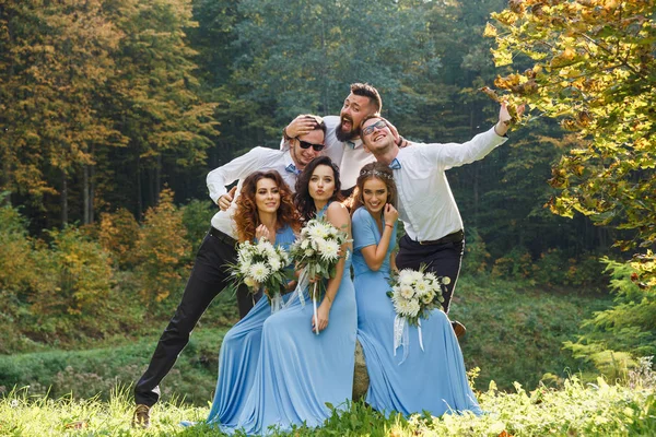 Groomsmen and bridesmaids — Stock Photo, Image