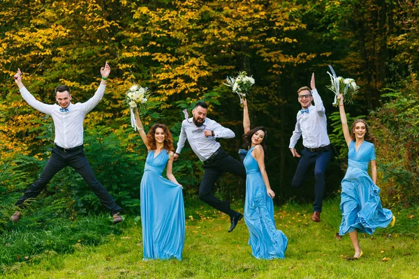 Groomsmen and bridesmaids — Stock Photo, Image