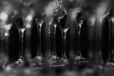 çok sayıda şarap bardakları