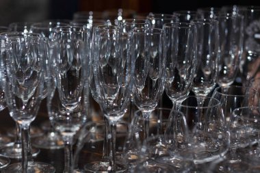 çok sayıda şarap bardakları