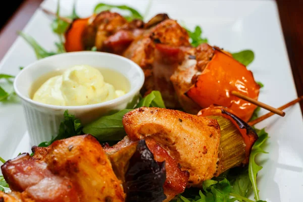 Shish kebab pada tusuk sate — Stok Foto