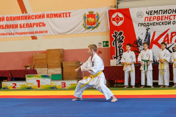 Kata championship in the championship among juniors of the Grodno region Kyokushin karate — Stock Photo, Image