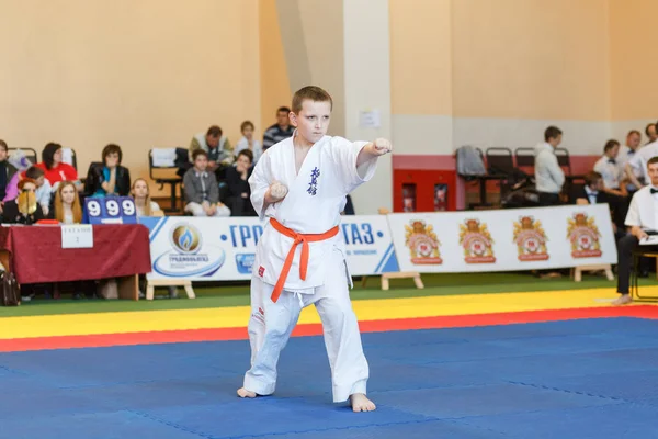 Kata-Meisterschaft bei den Junioren der Region Grodno Kyokushin Karate — Stockfoto