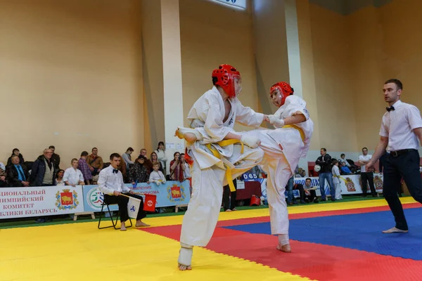 Batalha dos dois lutadores no Campeonato — Fotografia de Stock