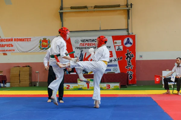 Batalha dos dois lutadores no Campeonato — Fotografia de Stock