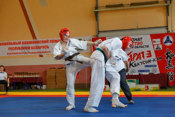 Slag bij de twee vechters op kampioenschap — Stockfoto