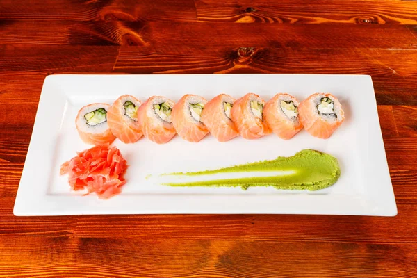 Salmon sushi rolls with shrimps — Stock Photo, Image