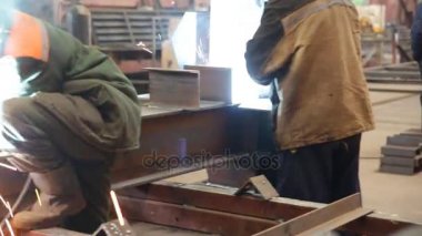 Metal konstrüksiyon kaynak işçi