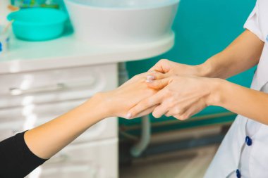 Şevval Özçelik Güzellik bakım kremi neden olur.