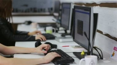 Grodno, Belarus - 24 Ağustos 2017: yazılım geliştirme şirketi Instinctools ofisinde çalışan yazılım geliştiriciler