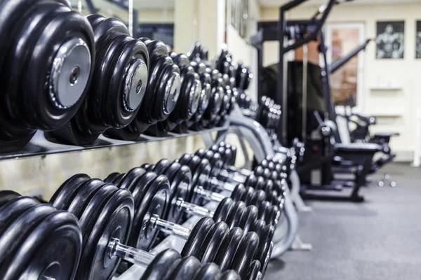 siyah halter ayarlandı.