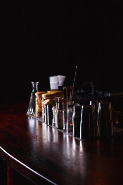 Barmen araçları üzerinde bar