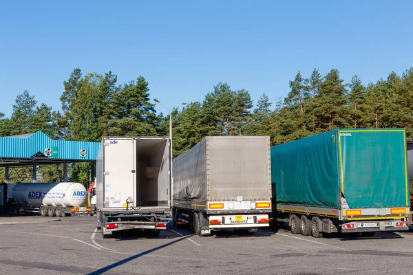 Nákladní vozy automobily — Stock fotografie