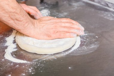 Hamur pizza temel formları yemek