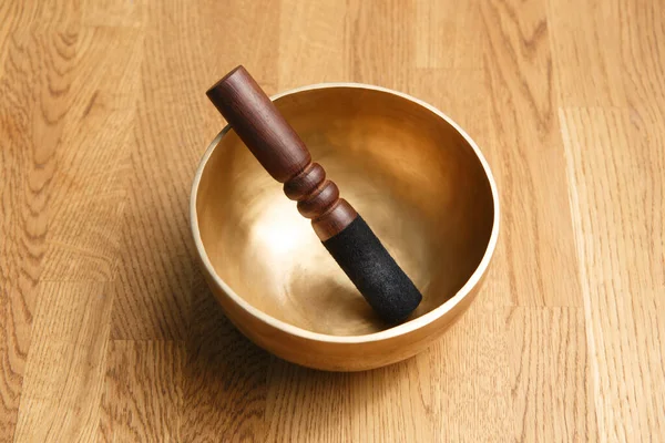 Struck and singing bowl — Stock Photo, Image