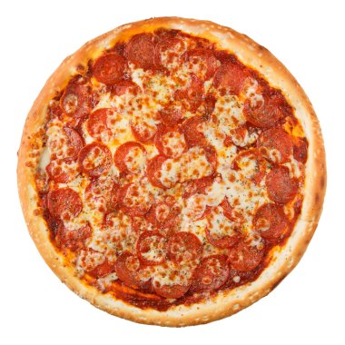 Lezzetli klasik İtalyan pizzası sosisli ve peynirli mozzarella beyaz arka planda izole edilmiş.
