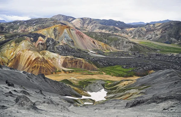 Paisaje islandés - vista panorámica del increíble valle —  Fotos de Stock