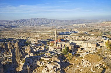 Görünümü bir Uçhisar Kalesi ve eski Nevşehir mağara kasaba 