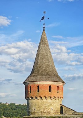 Eski kule Kamianets-Podilskyi kale, Ukrayna eski görünümü görüntüleyin 