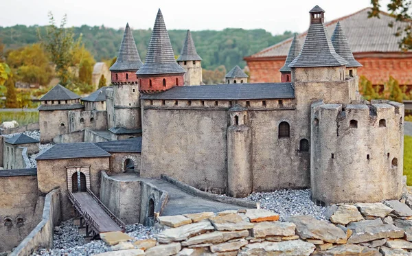 Kijk op de miniatuur model van oude middeleeuwse Kamianets-Mohelerpodolsc-kasteel — Stockfoto