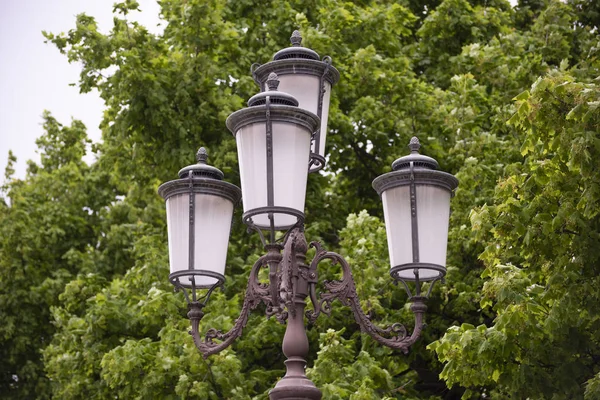 Lampa Uliczna Padwa Włochy Oświetlenie Publiczne Zdjęcia Dzienne — Zdjęcie stockowe