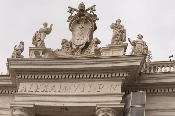 Homlokzat Részletei Szent Péter Bazilika Szobraival Róma Olaszország Világ Egyik — Stock Fotó