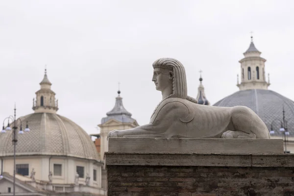 Szfinx Szobor Oroszlán Szökőkút Piazza Del Popolo Róma Olaszország Háttérben — Stock Fotó