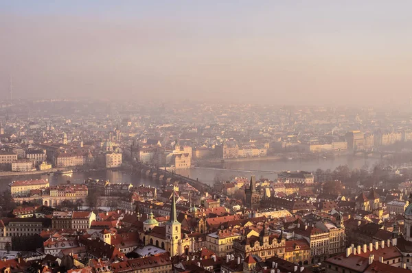 Letecký Pohled Pražské Budovy Město Pražského Hradu Mlžný Den — Stock fotografie