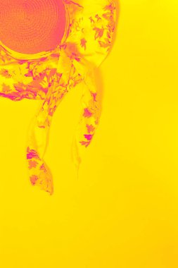 Üstten Görünüm yaz şapka doymuş tonda 