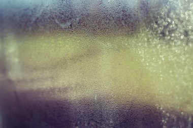 Cam yüzey üzerinde arka plan su damlaları 