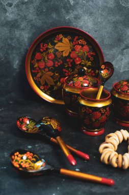 Rus khokhloması, geleneksel ahşap resim el işi hediyelik eşya.