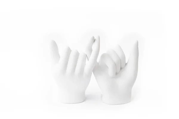 Дві руки, тримаючись в безпеці. ізольовані на білому фоні — стокове фото