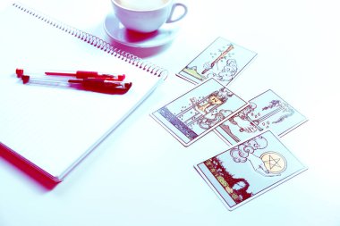 Masada Tarot kartları var. Aslar Hakkında Öğrenme