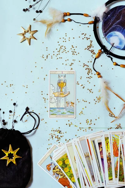 Carta del tarot mayor arcana la estrella vista superior plano laico —  Fotos de Stock