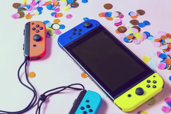 Nintendo Switch console de jeu vidéo partie plat lay — Photo