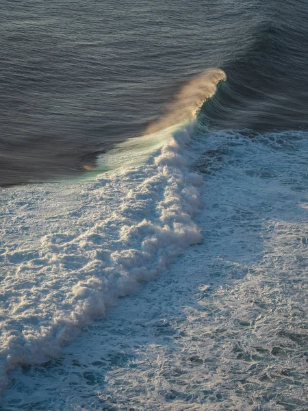 Nagy óceáni hullámok — Stock Fotó