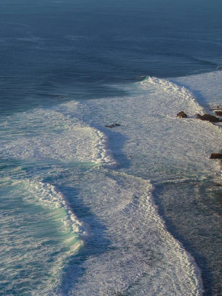 Ondas oceânicas grandes — Fotografia de Stock