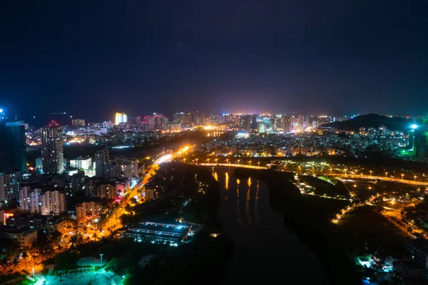 Ciudad moderna por la noche — Foto de Stock