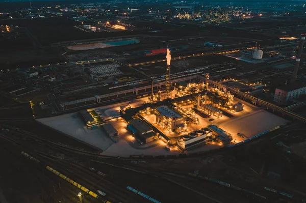 Fábrica química nocturna — Foto de Stock