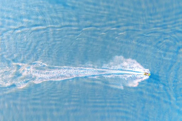 Jetski en el agua — Foto de Stock